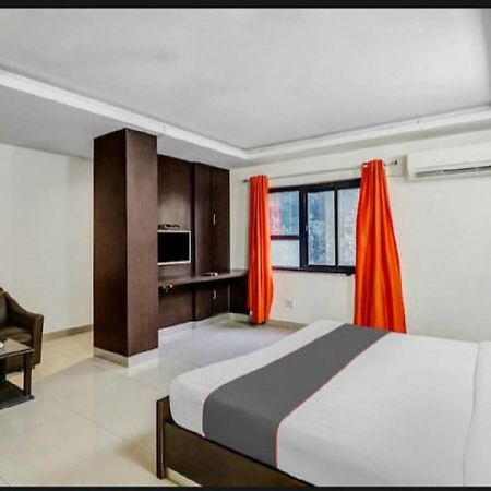 ניו דלהי Aerocity Hotel Jindal Palace Delhi- A Well Hygiene Property"All Staff Vaccinated " מראה חיצוני תמונה