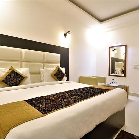 ניו דלהי Aerocity Hotel Jindal Palace Delhi- A Well Hygiene Property"All Staff Vaccinated " מראה חיצוני תמונה
