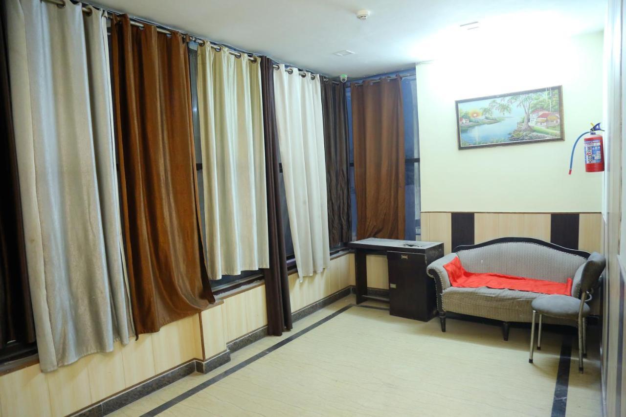 ניו דלהי Aerocity Hotel Jindal Palace Delhi- A Well Hygiene Property"All Staff Vaccinated " מראה חיצוני תמונה