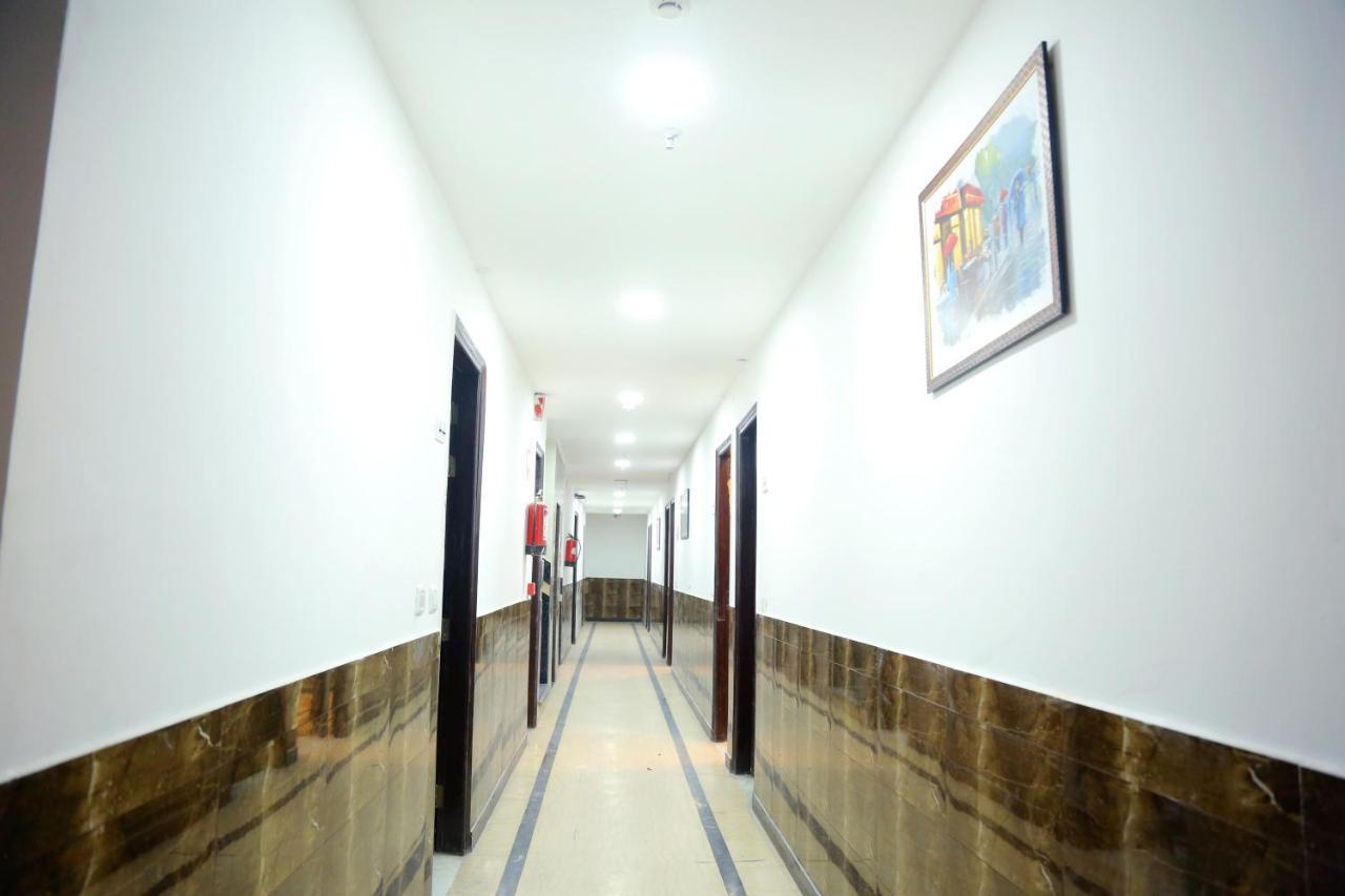 ניו דלהי Aerocity Hotel Jindal Palace Delhi- A Well Hygiene Property"All Staff Vaccinated " מראה חיצוני תמונה