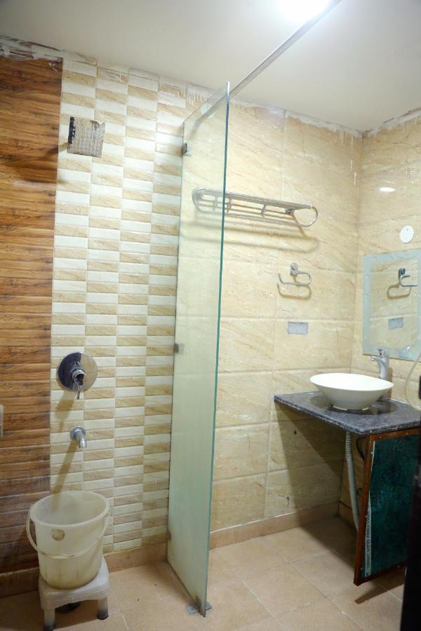 ניו דלהי Aerocity Hotel Jindal Palace Delhi- A Well Hygiene Property"All Staff Vaccinated " מראה חיצוני תמונה