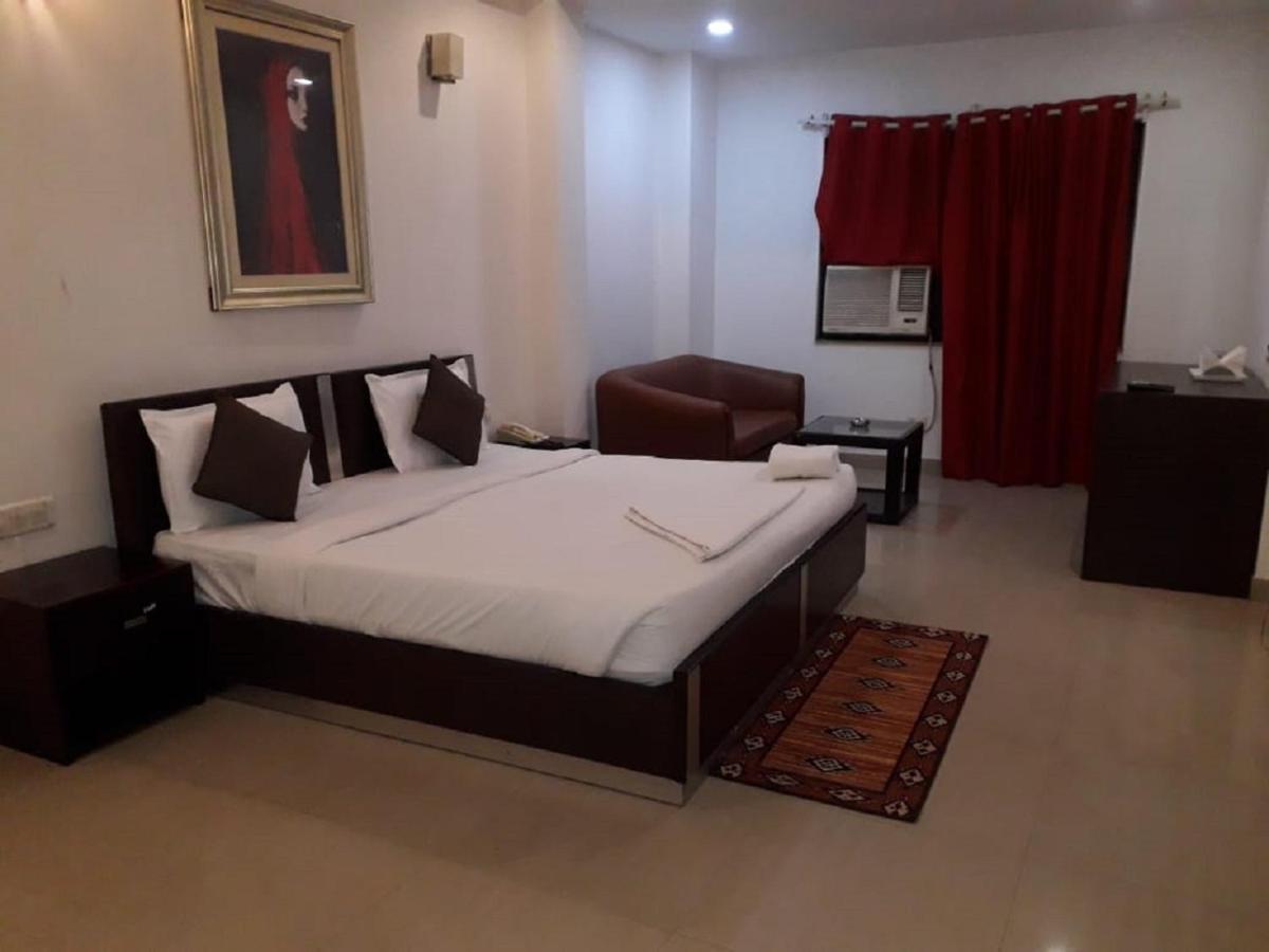 ניו דלהי Aerocity Hotel Jindal Palace Delhi- A Well Hygiene Property"All Staff Vaccinated " מראה חיצוני תמונה
