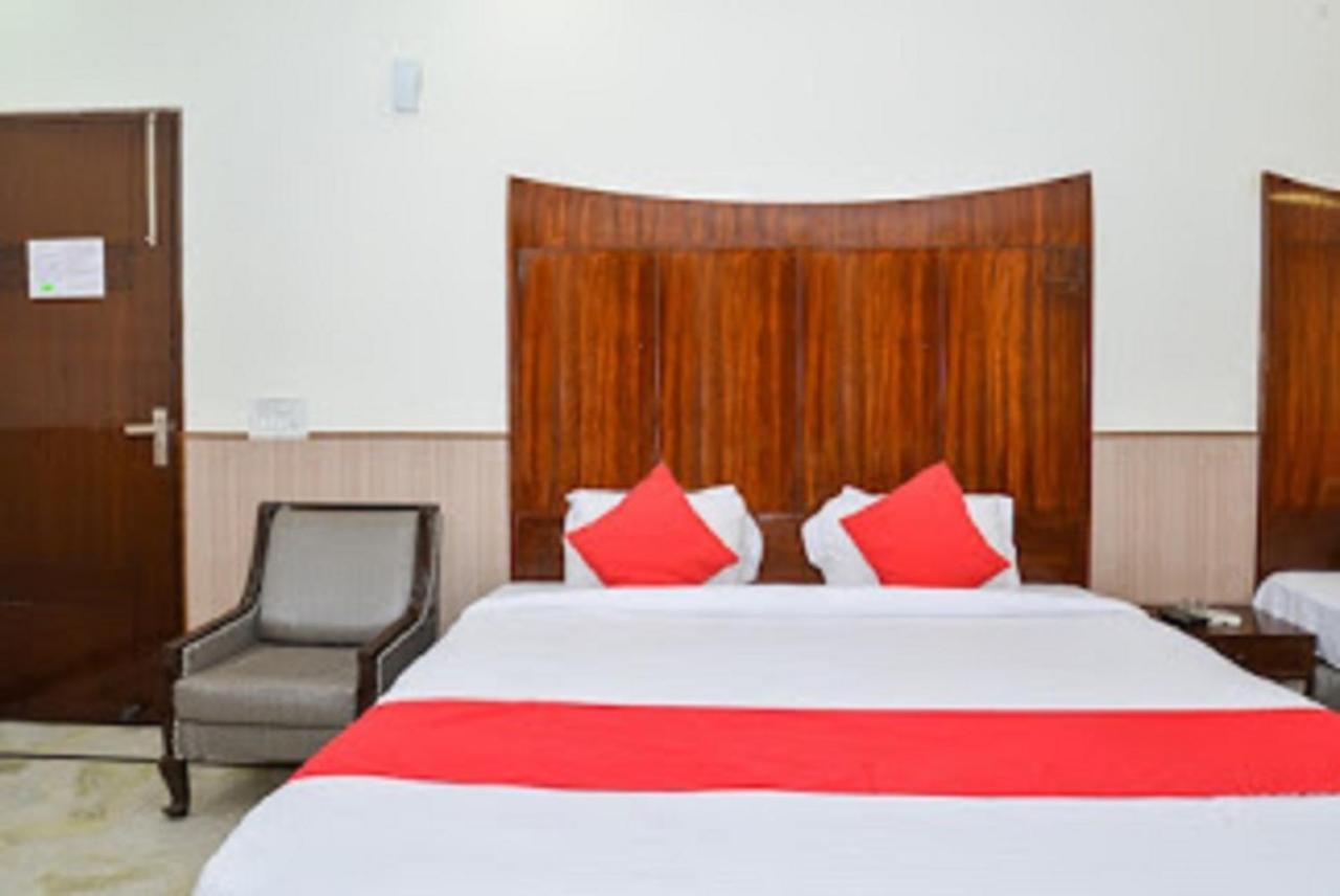 ניו דלהי Aerocity Hotel Jindal Palace Delhi- A Well Hygiene Property"All Staff Vaccinated " מראה חיצוני תמונה