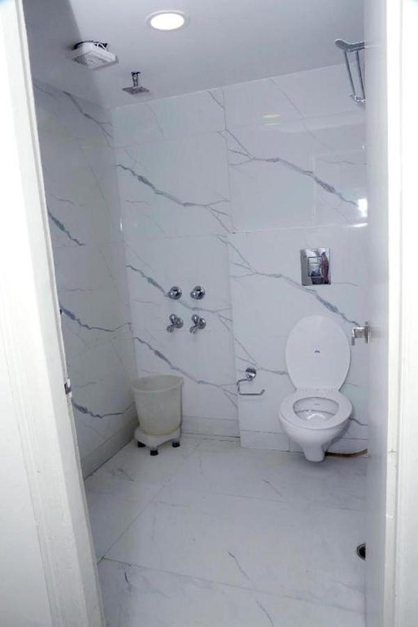 ניו דלהי Aerocity Hotel Jindal Palace Delhi- A Well Hygiene Property"All Staff Vaccinated " מראה חיצוני תמונה