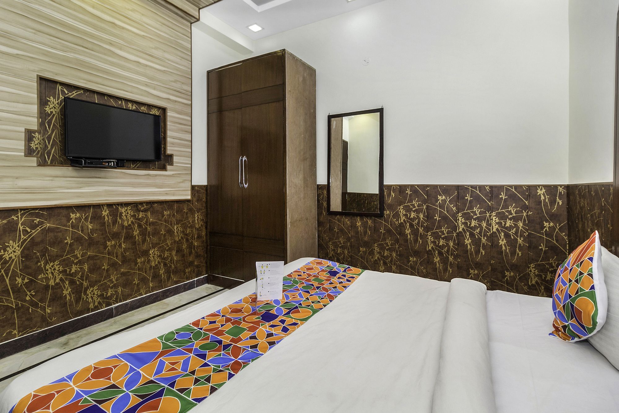 ניו דלהי Aerocity Hotel Jindal Palace Delhi- A Well Hygiene Property"All Staff Vaccinated " מראה חיצוני תמונה