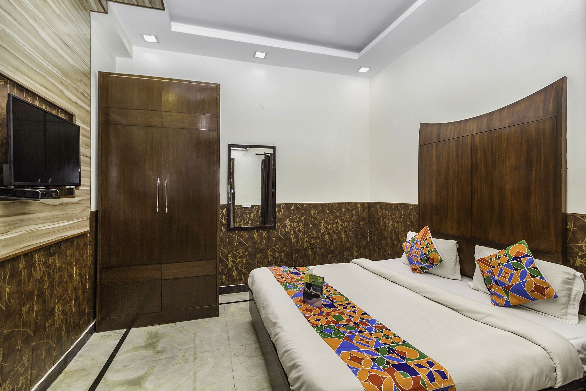 ניו דלהי Aerocity Hotel Jindal Palace Delhi- A Well Hygiene Property"All Staff Vaccinated " מראה חיצוני תמונה